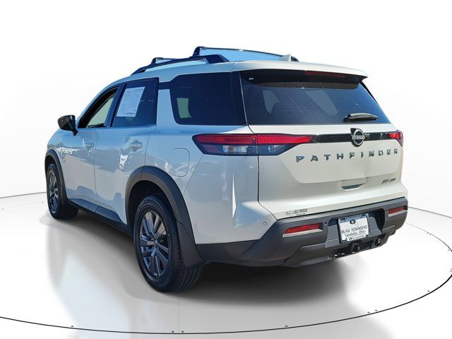 2022 Nissan Pathfinder SV