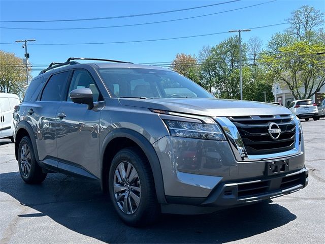 2022 Nissan Pathfinder SV