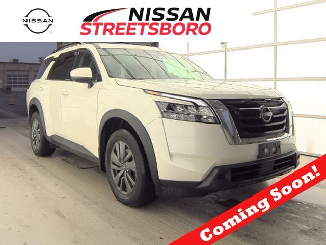 2022 Nissan Pathfinder SV