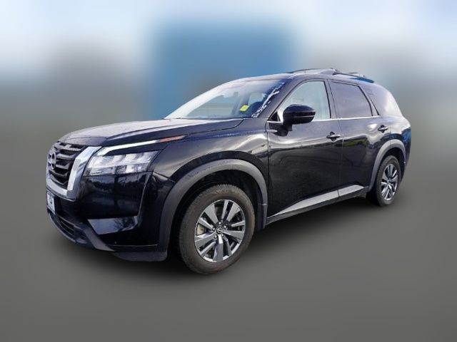 2022 Nissan Pathfinder SV