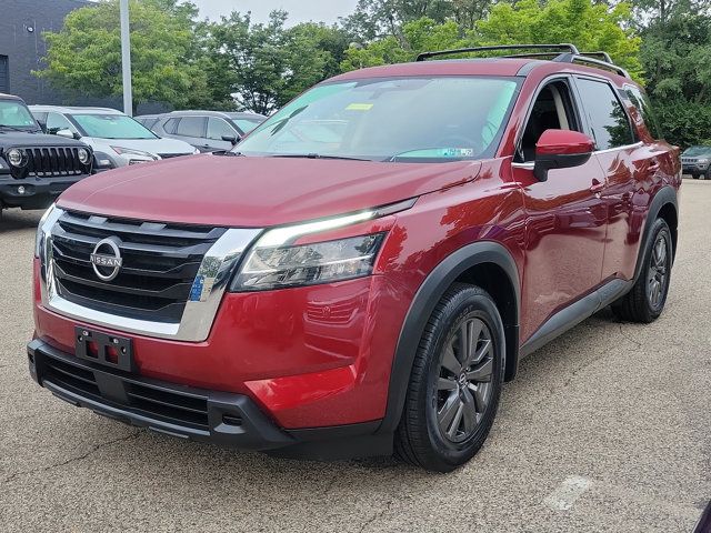 2022 Nissan Pathfinder SV