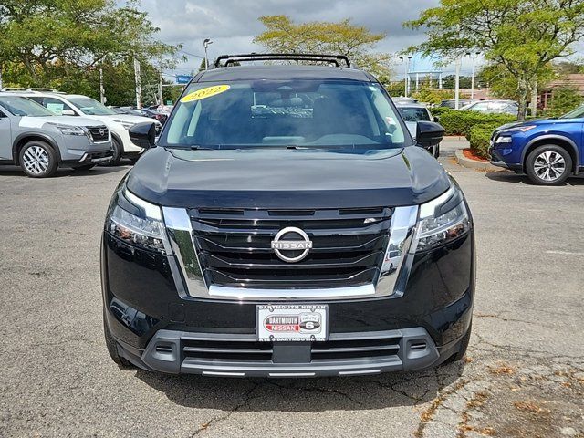 2022 Nissan Pathfinder SV