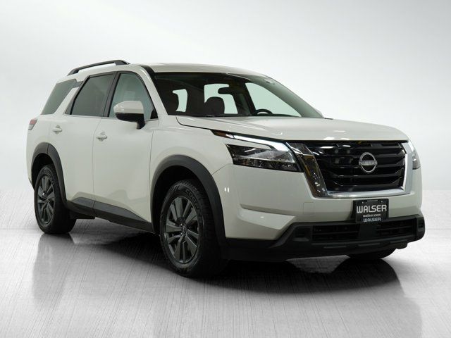 2022 Nissan Pathfinder SV
