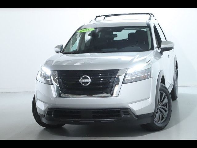 2022 Nissan Pathfinder SV