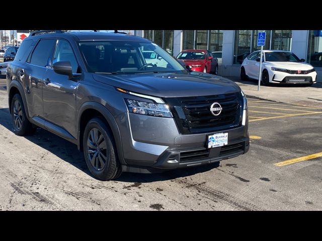 2022 Nissan Pathfinder SV