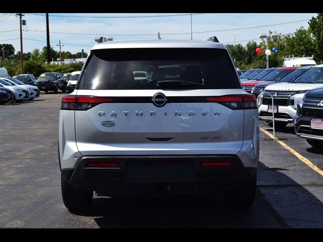 2022 Nissan Pathfinder SV