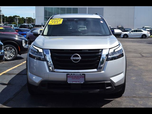 2022 Nissan Pathfinder SV