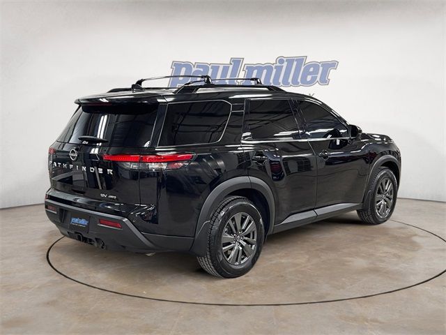 2022 Nissan Pathfinder SV