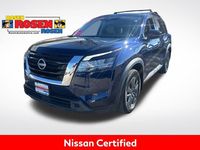 2022 Nissan Pathfinder SV