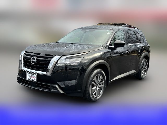 2022 Nissan Pathfinder SV