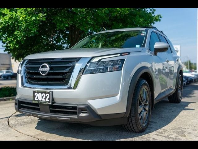 2022 Nissan Pathfinder SV