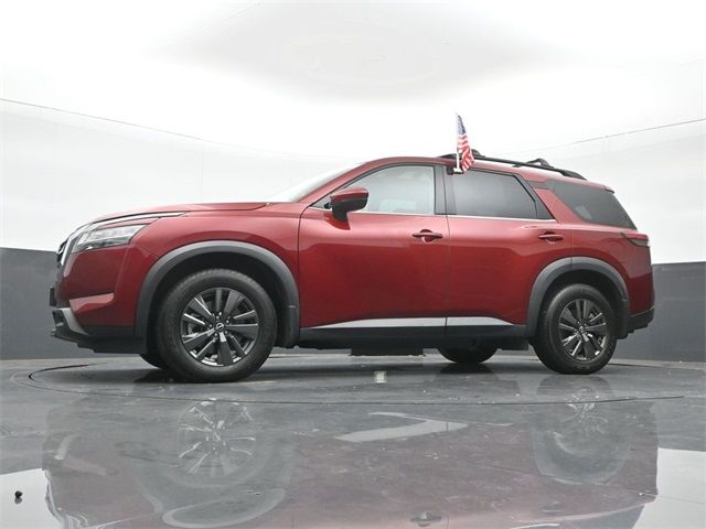 2022 Nissan Pathfinder SV