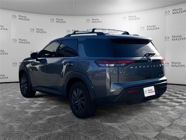 2022 Nissan Pathfinder SV