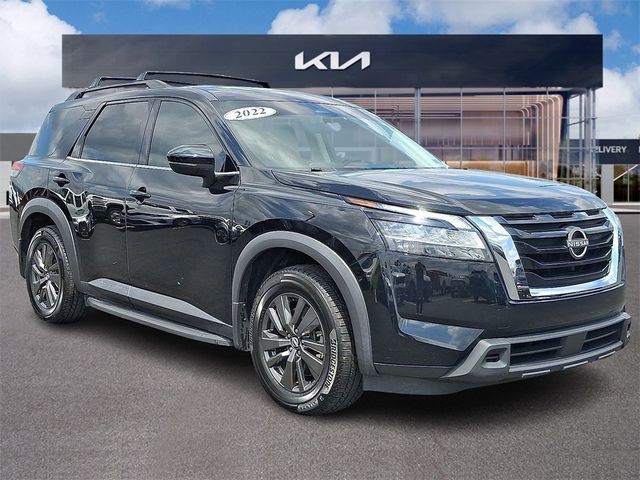 2022 Nissan Pathfinder SV