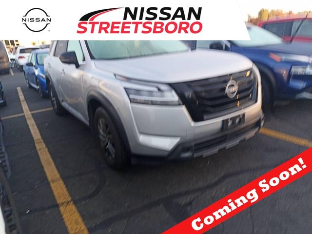 2022 Nissan Pathfinder SV