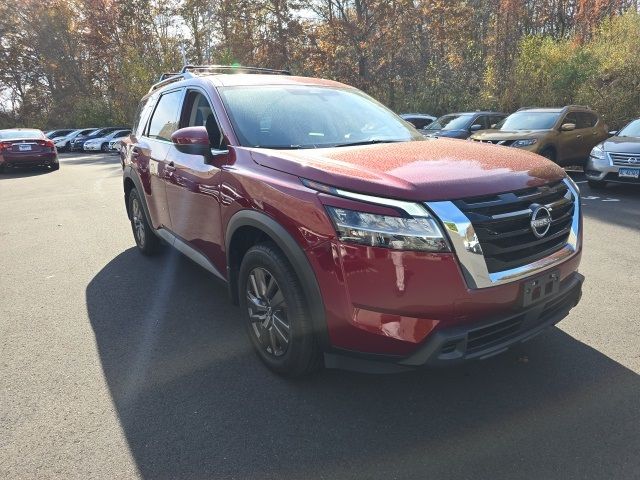 2022 Nissan Pathfinder SV