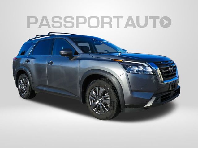 2022 Nissan Pathfinder SV