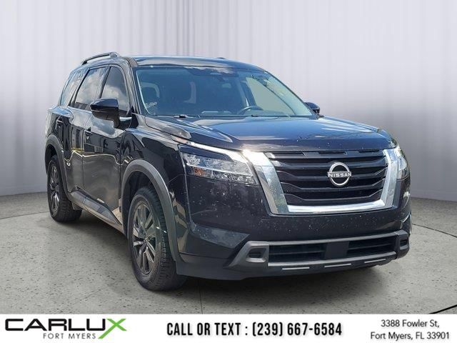 2022 Nissan Pathfinder SV