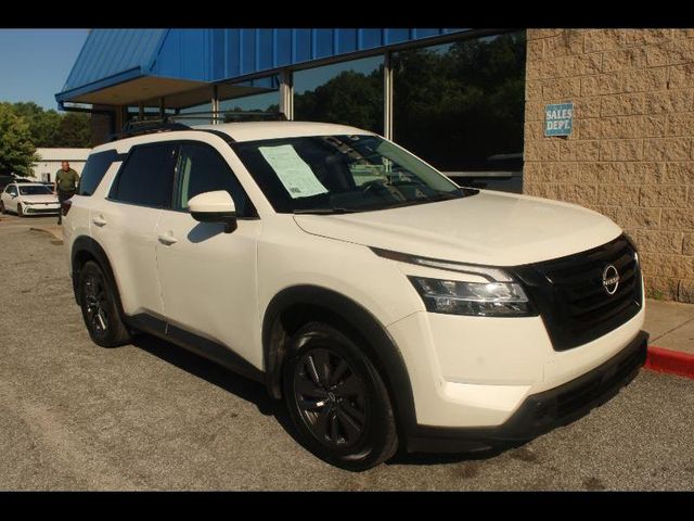 2022 Nissan Pathfinder SV