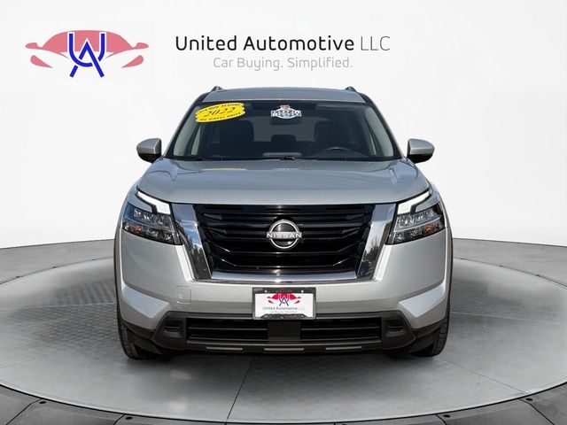 2022 Nissan Pathfinder SV