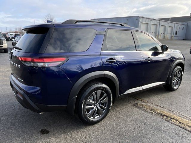 2022 Nissan Pathfinder SV