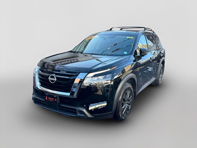 2022 Nissan Pathfinder SV