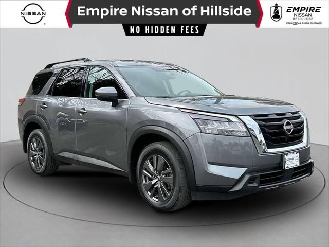 2022 Nissan Pathfinder SV