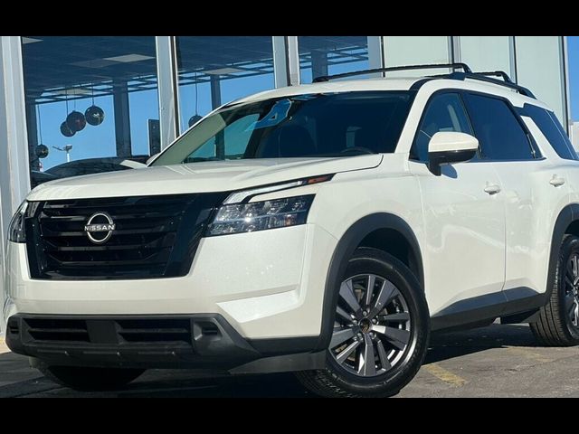 2022 Nissan Pathfinder SV