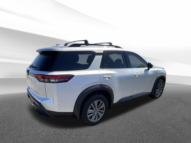 2022 Nissan Pathfinder SV