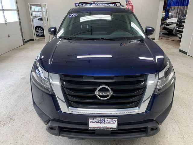 2022 Nissan Pathfinder SV