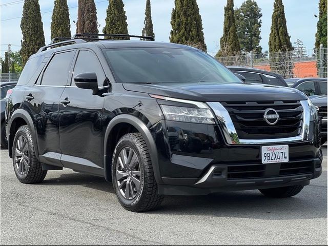 2022 Nissan Pathfinder SV
