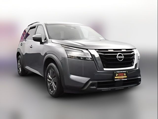 2022 Nissan Pathfinder SV