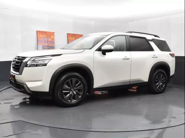 2022 Nissan Pathfinder SV