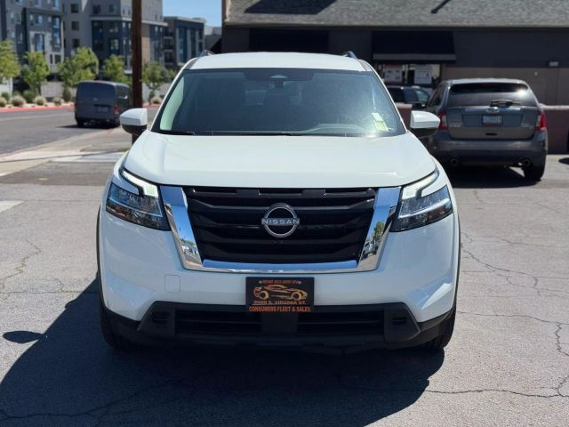 2022 Nissan Pathfinder SV