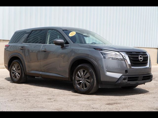 2022 Nissan Pathfinder S