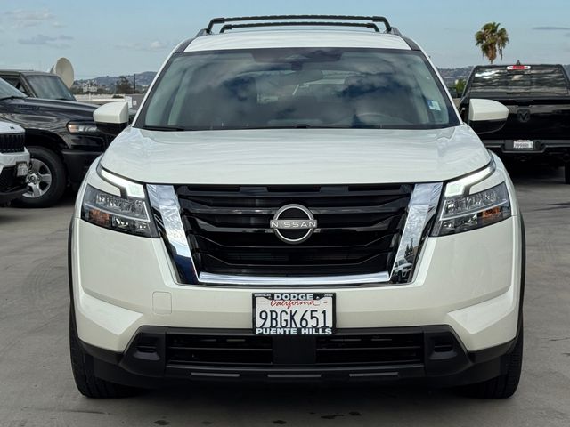 2022 Nissan Pathfinder SV