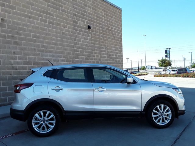 2022 Nissan Rogue Sport S