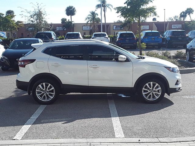 2022 Nissan Rogue Sport SV