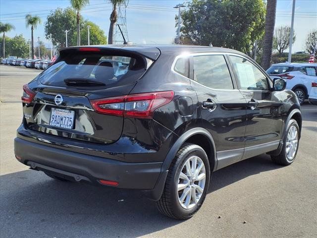 2022 Nissan Rogue Sport S