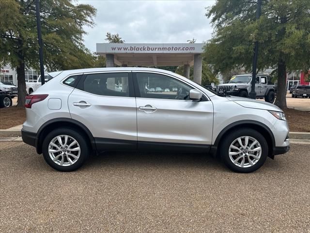 2022 Nissan Rogue Sport S