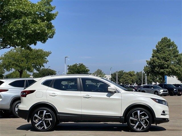 2022 Nissan Rogue Sport SL