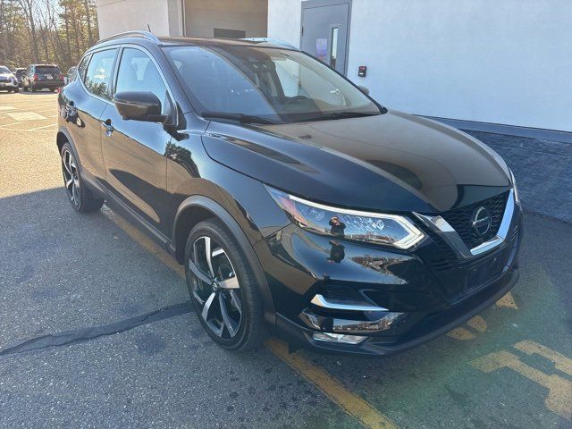 2022 Nissan Rogue Sport SL