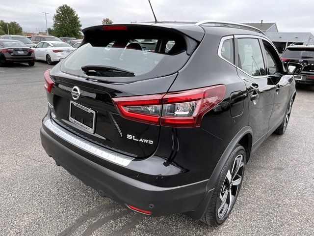 2022 Nissan Rogue Sport SL