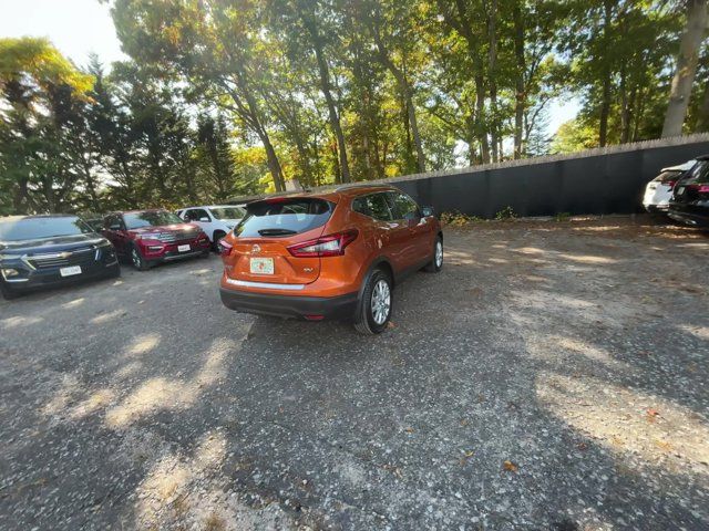 2022 Nissan Rogue Sport SV