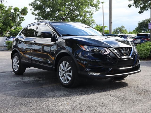 2022 Nissan Rogue Sport SV