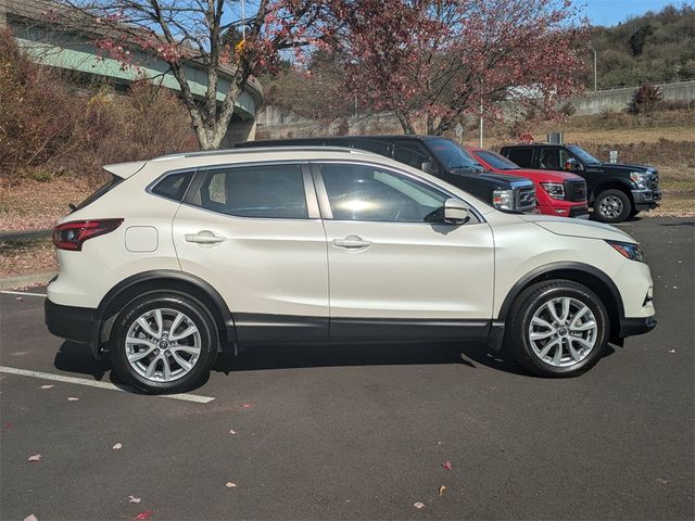 2022 Nissan Rogue Sport SV