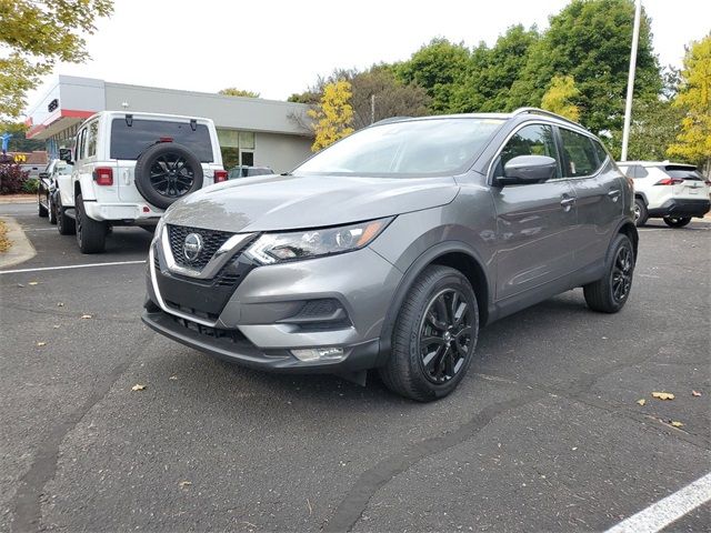 2022 Nissan Rogue Sport SV