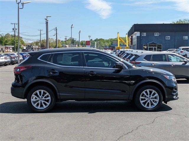 2022 Nissan Rogue Sport SV