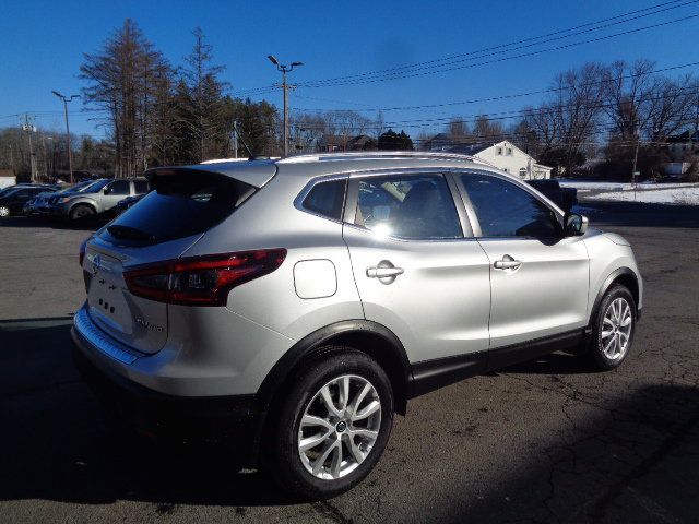 2022 Nissan Rogue Sport SV