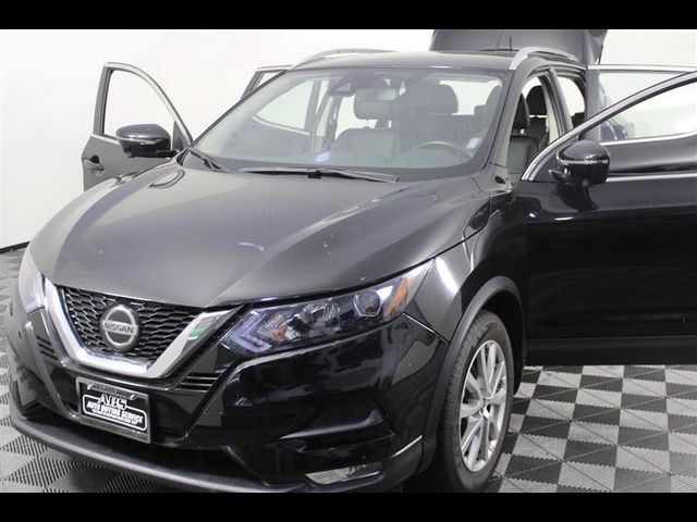 2022 Nissan Rogue Sport SV
